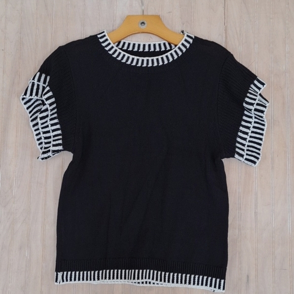 Black Knit Sweater Top w/ Striped Trim Short Sleeve Stylish Lightweight - Picture 1 of 9